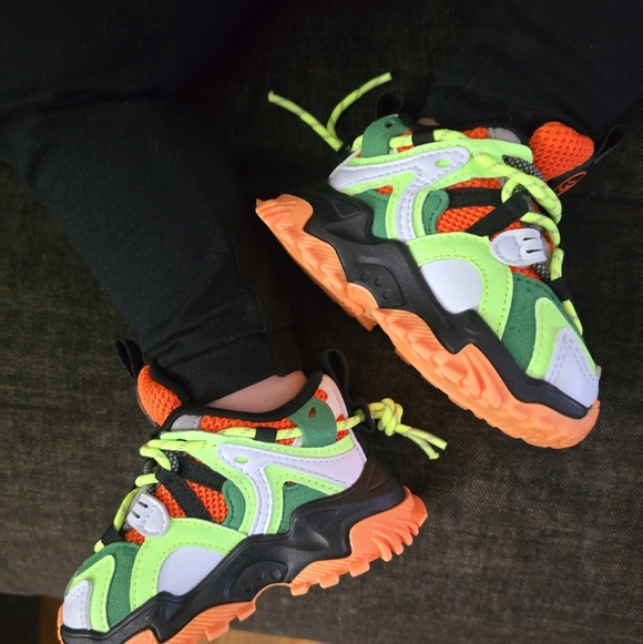 Vibrant Kids Sneakers with Neon Accents - Picture 11 of 12